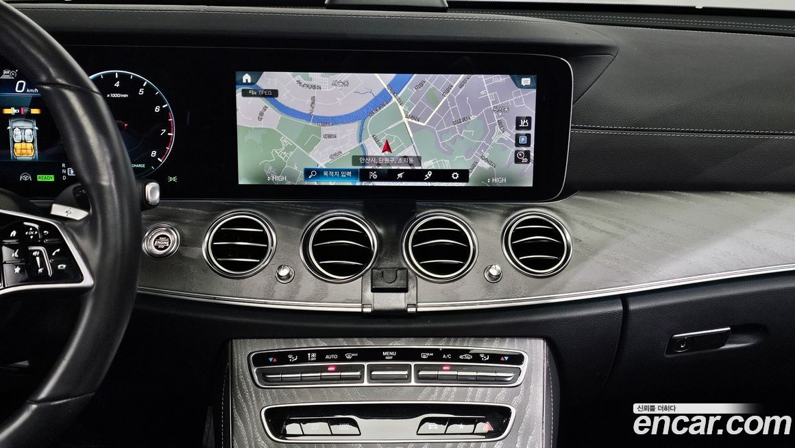 Mercedes-Benz E-Class 2022