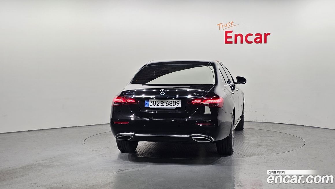 Mercedes-Benz E-Class 2022