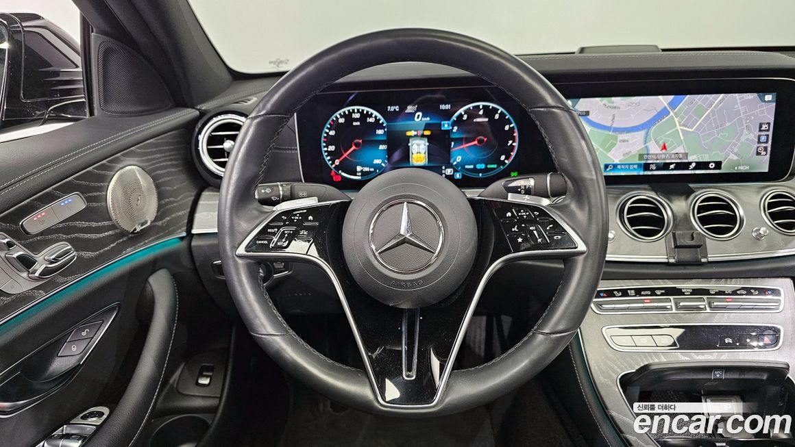 Mercedes-Benz E-Class 2022