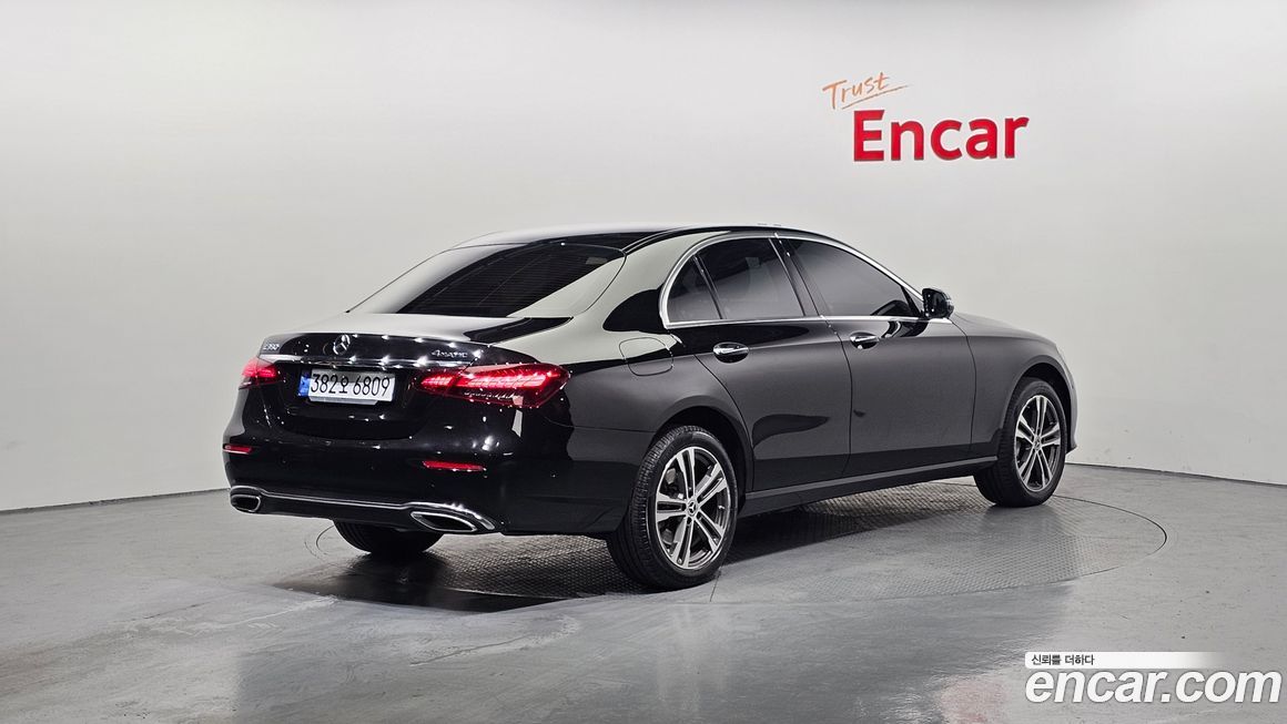 Mercedes-Benz E-Class 2022