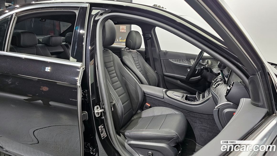 Mercedes-Benz E-Class 2022