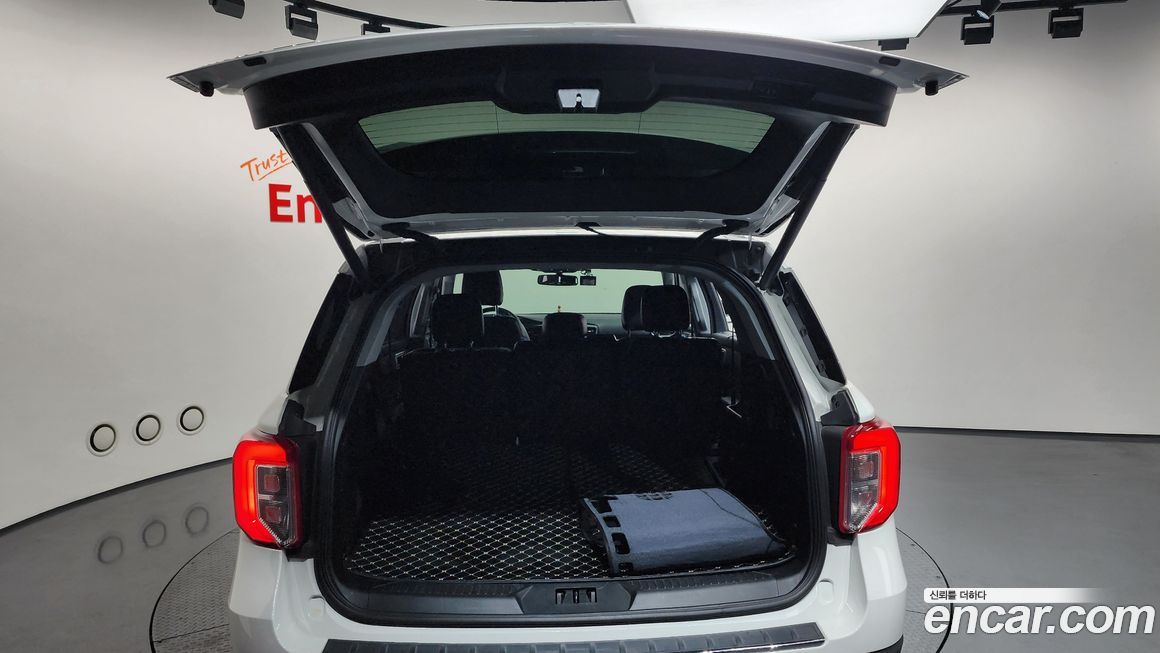 Ford Explorer 2023
