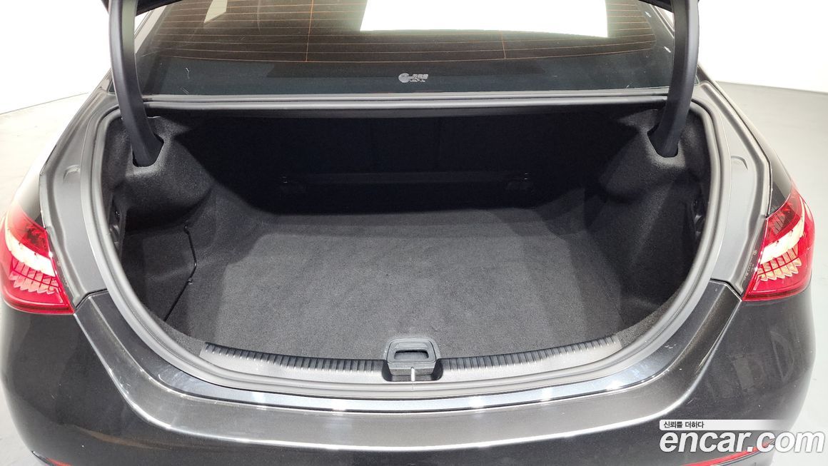 Mercedes-Benz C-Class 2022