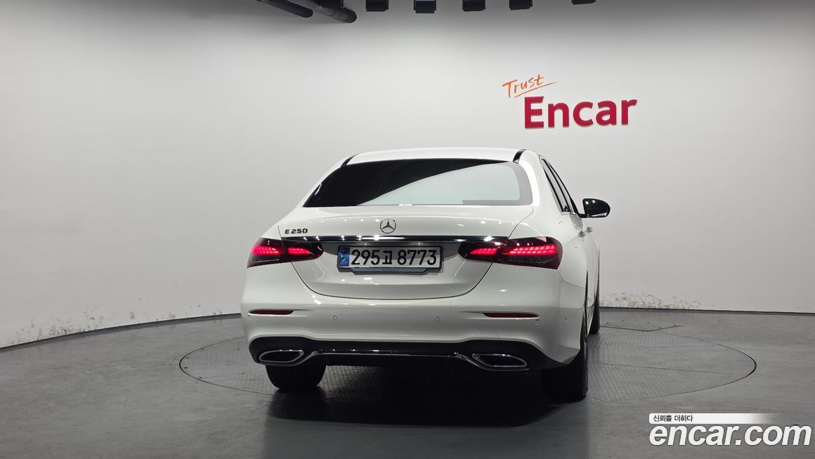 Mercedes-Benz E-Class 2023