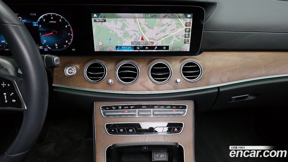 Mercedes-Benz E-Class 2022