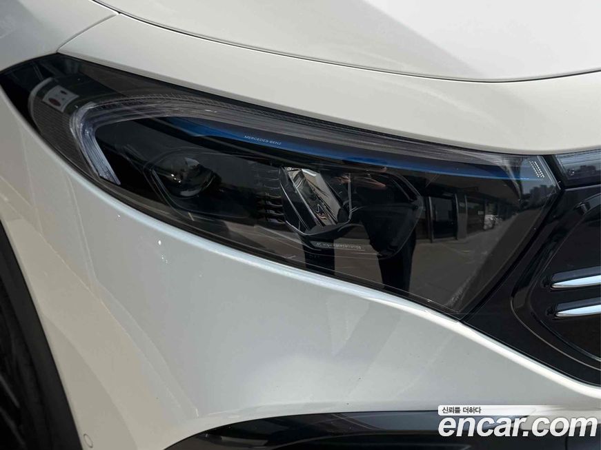 Mercedes-Benz EQB 2023