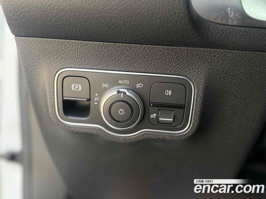 Mercedes-Benz EQB 2023