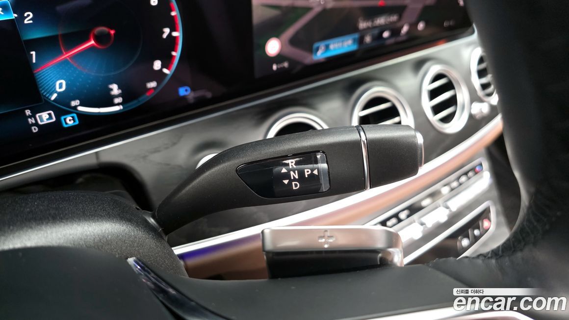 Mercedes-Benz E-Class 2023