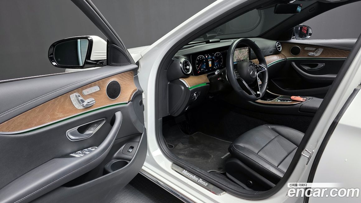 Mercedes-Benz E-Class 2022