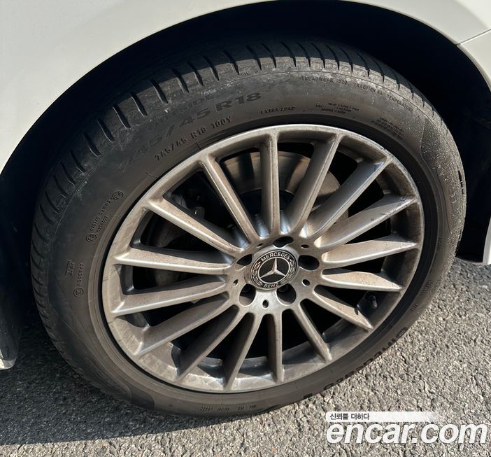 Mercedes-Benz E-Class 2023