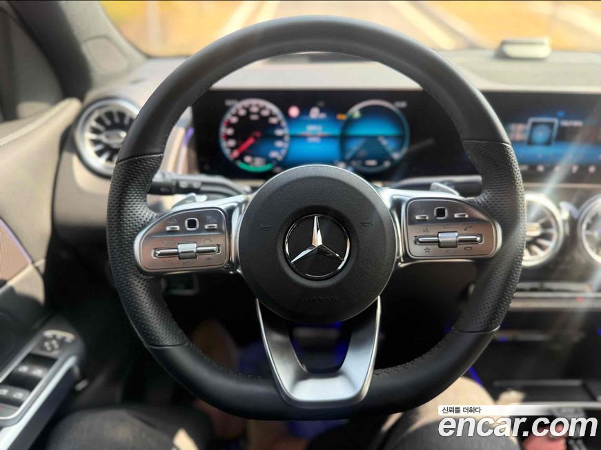 Mercedes-Benz EQB 2023