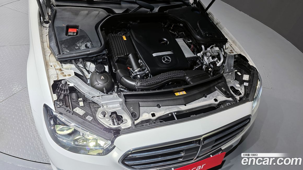 Mercedes-Benz E-Class 2022