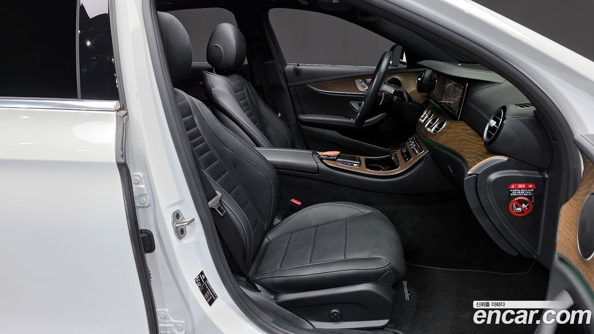 Mercedes-Benz E-Class 2022