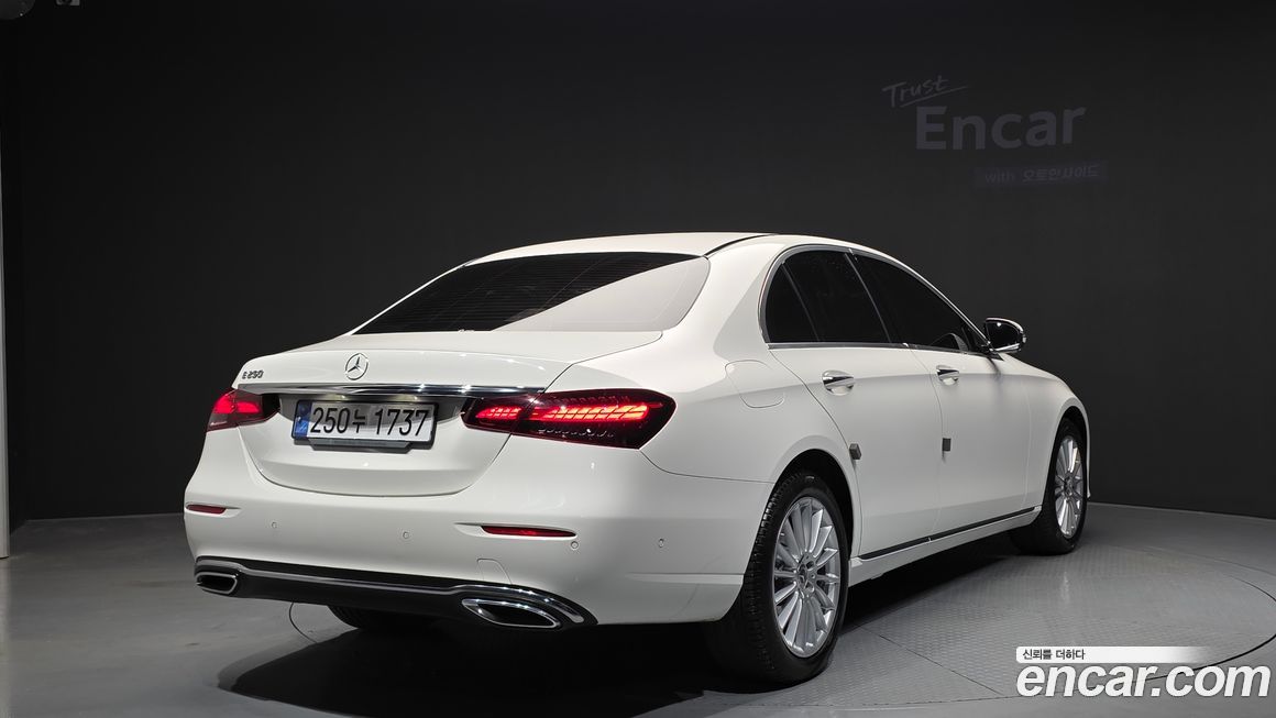 Mercedes-Benz E-Class 2022