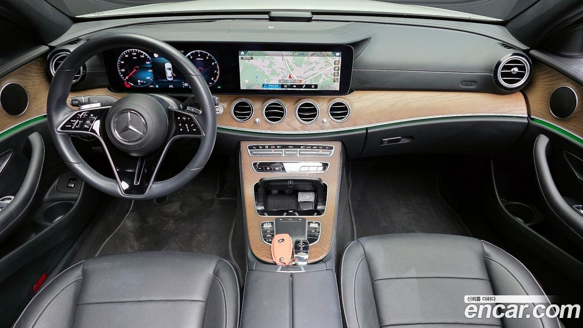 Mercedes-Benz E-Class 2022