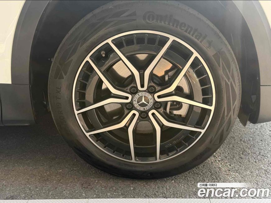 Mercedes-Benz EQB 2023