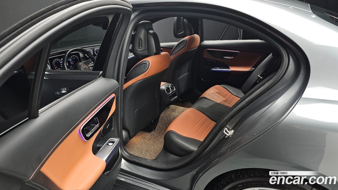 Mercedes-Benz C-Class 2023