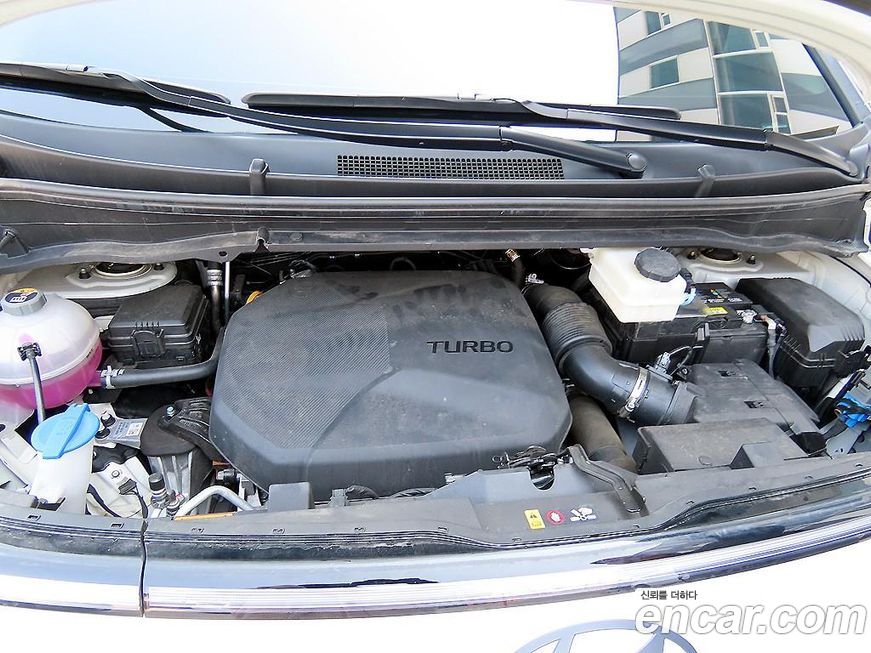Hyundai Staria 2025