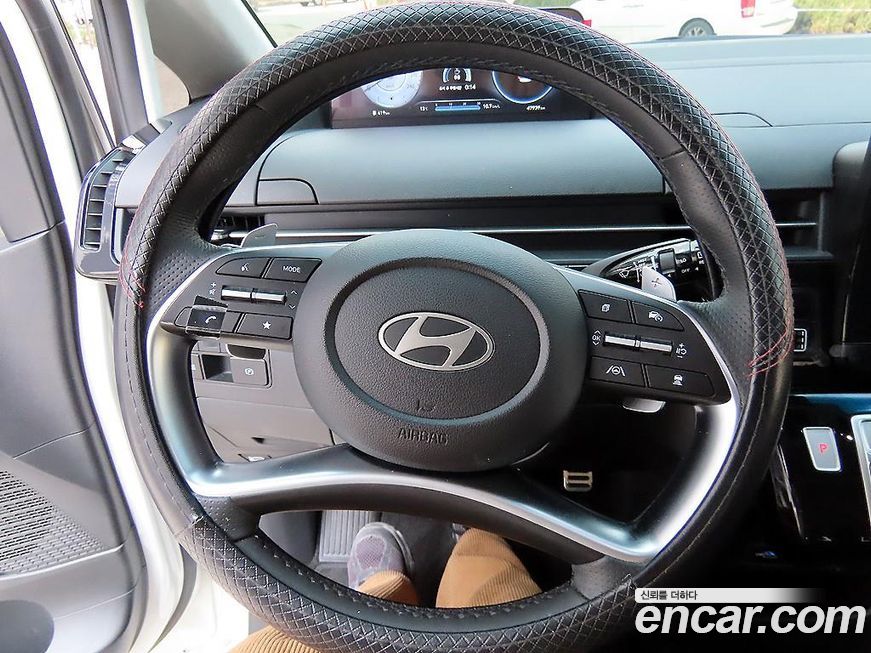 Hyundai Staria 2025