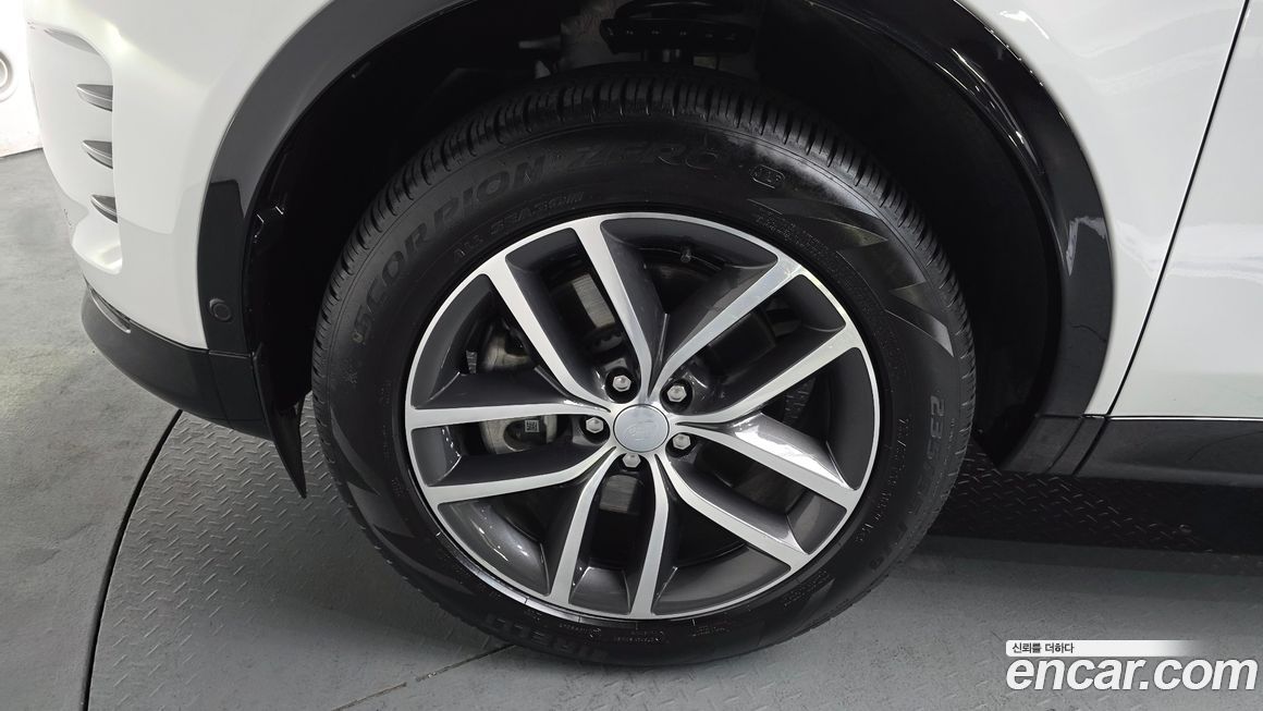 Land Rover Discovery Sport 2025