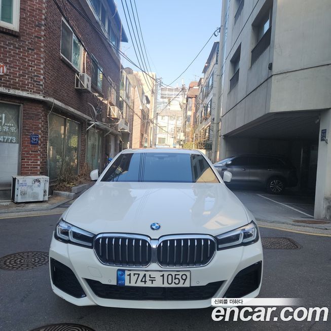 BMW 5-Series 2022