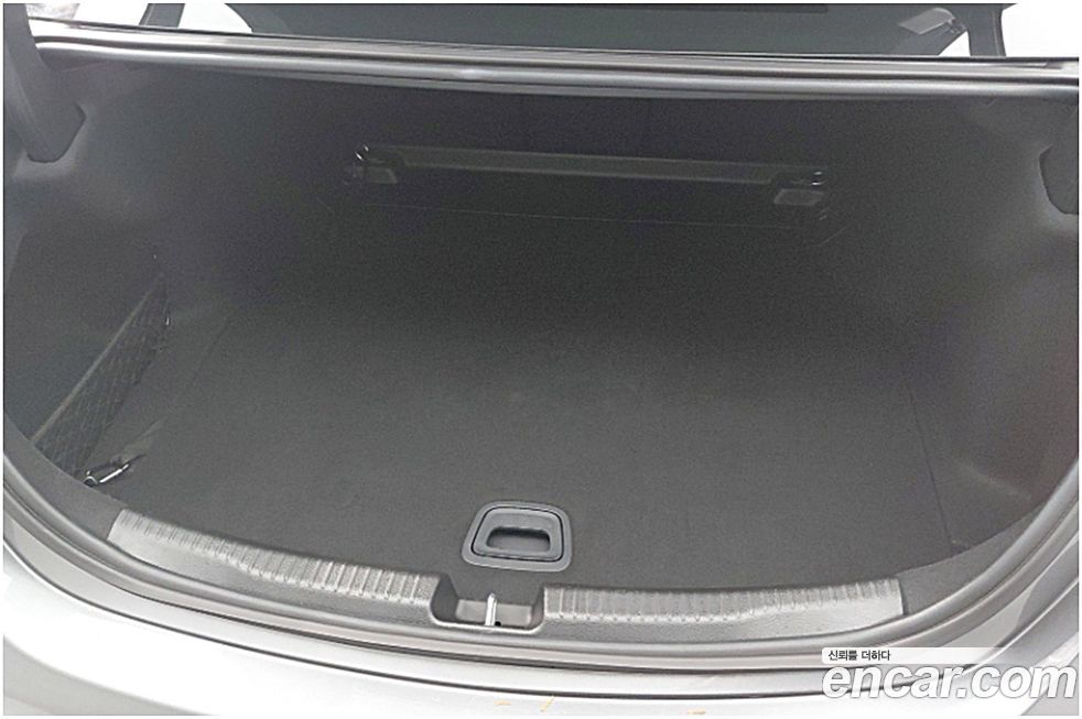 Mercedes-Benz C-Class 2023