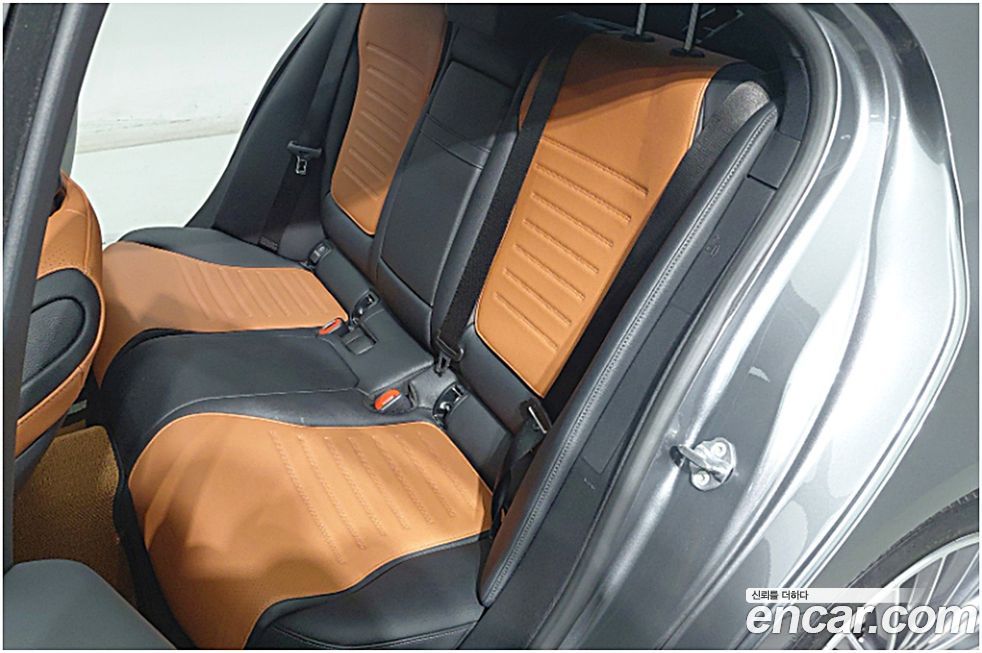 Mercedes-Benz C-Class 2023