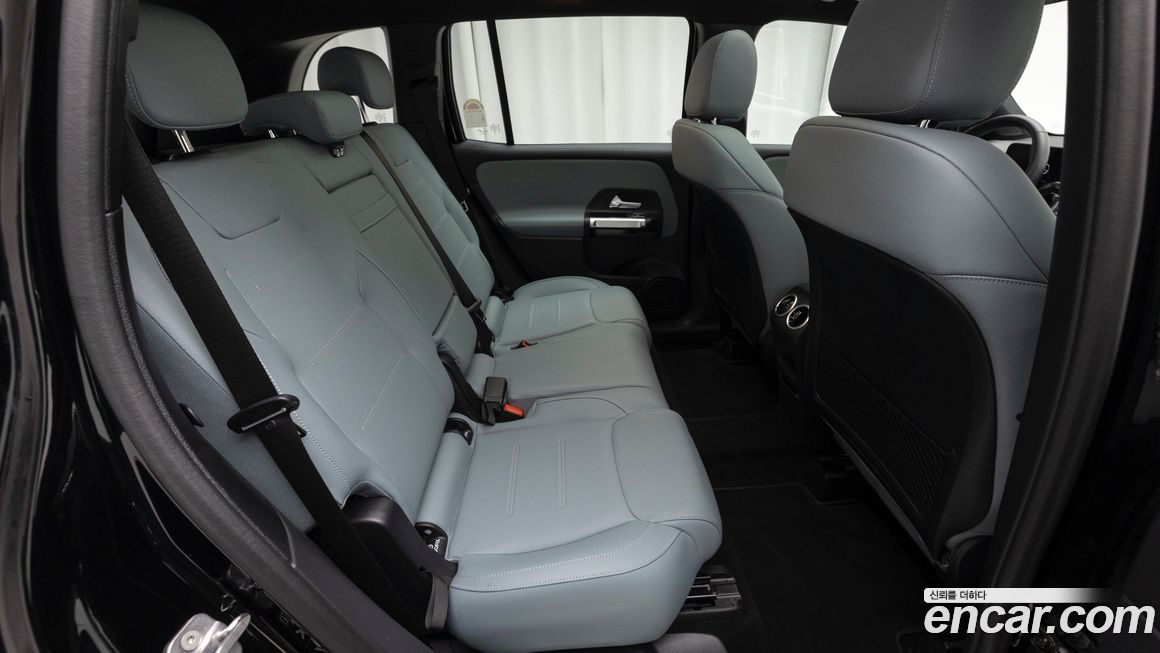 Mercedes-Benz GLB-Class 2025