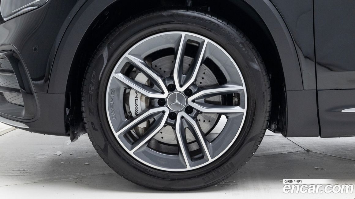 Mercedes-Benz GLB-Class 2025