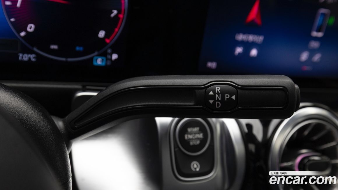 Mercedes-Benz GLB-Class 2025