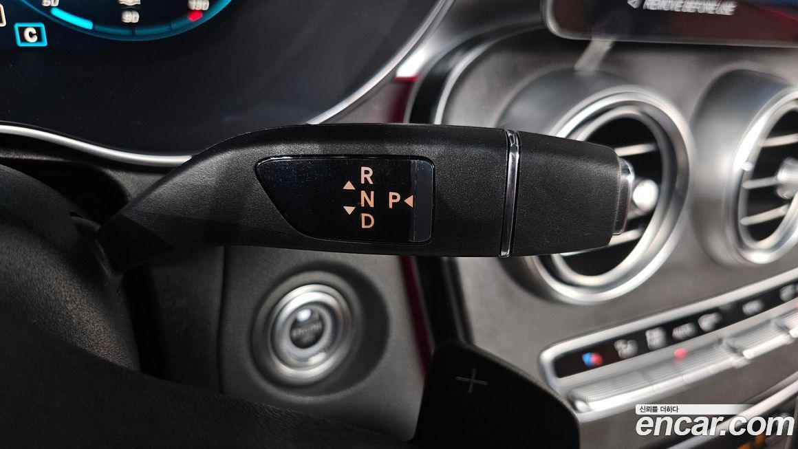 Mercedes-Benz GLC-Class 2023