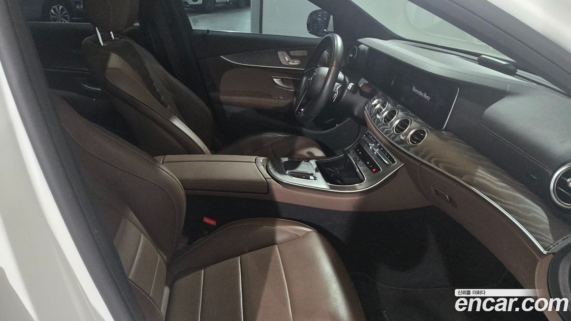 Mercedes-Benz E-Class 2023