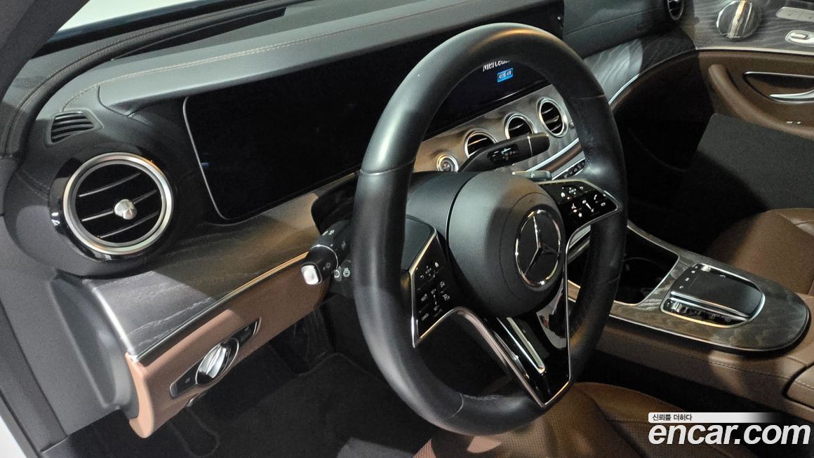 Mercedes-Benz E-Class 2023