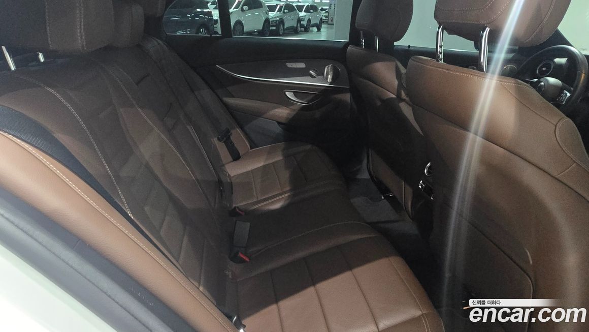 Mercedes-Benz E-Class 2023