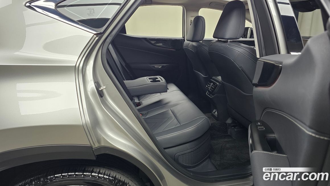 Lexus NX 2025