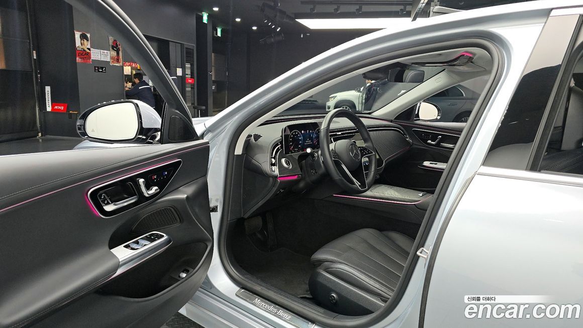 Mercedes-Benz E-Class 2024