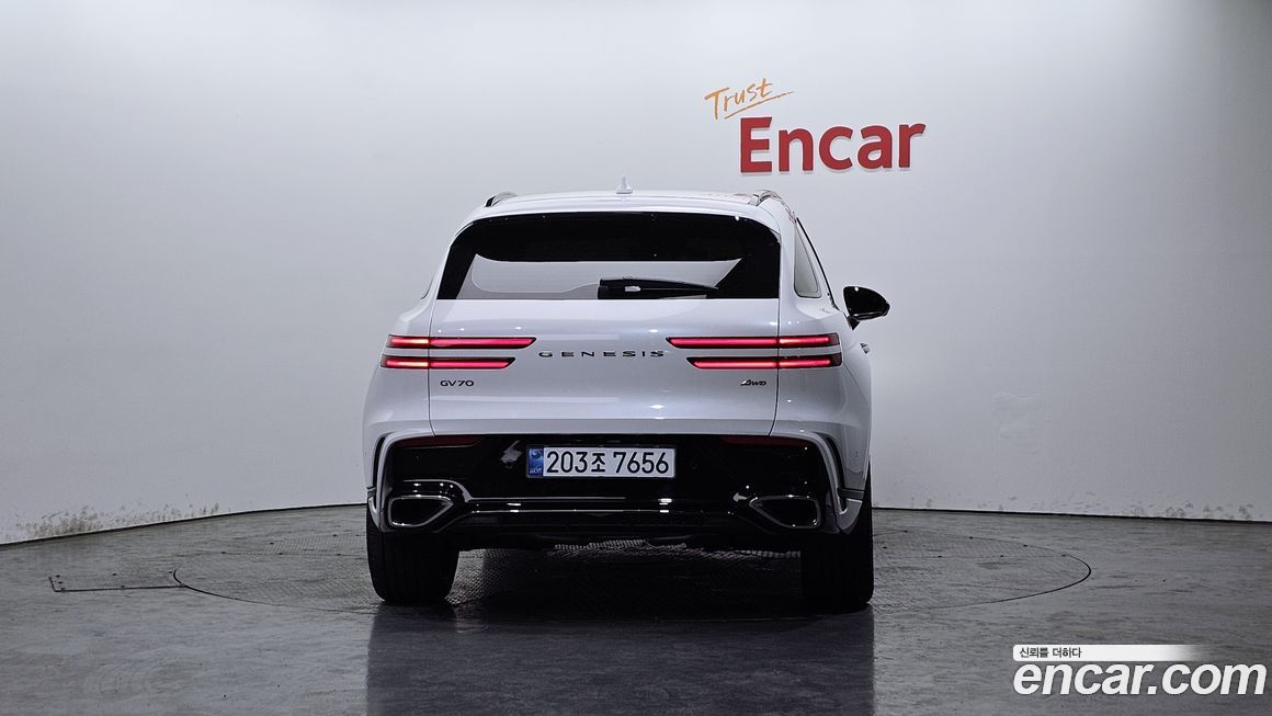 Genesis GV70 2025