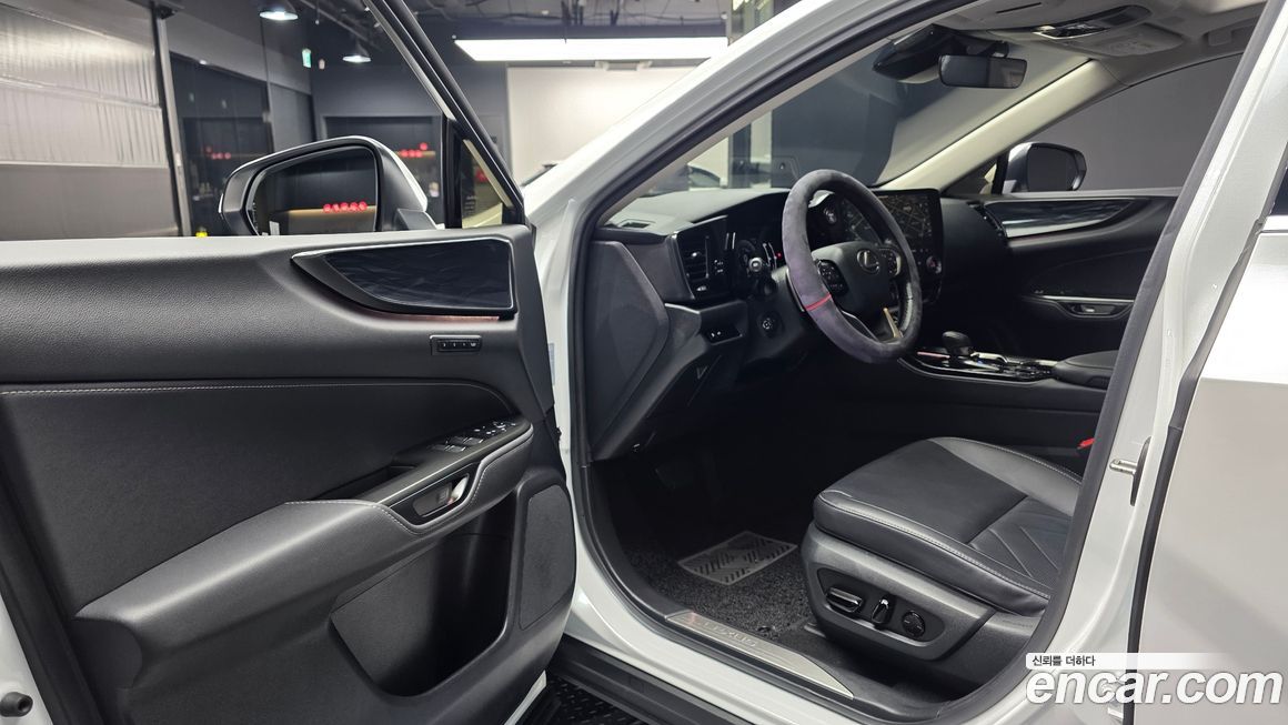 Lexus NX 2025