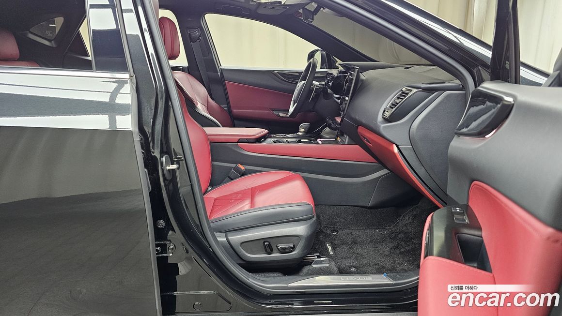 Lexus NX 2025