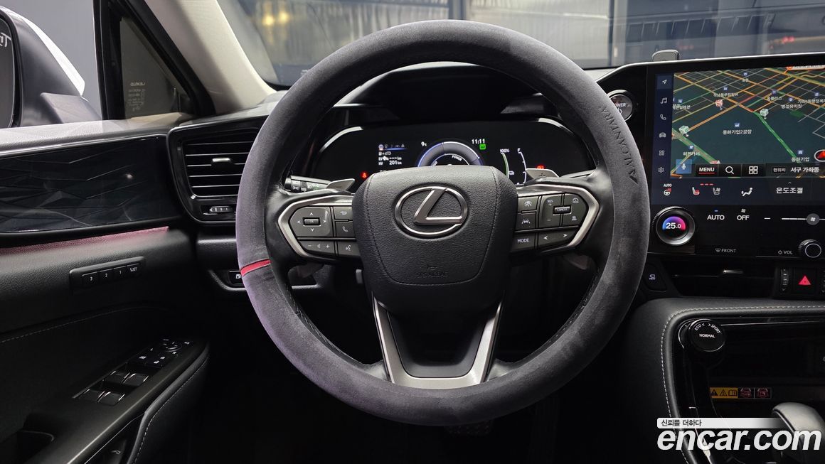 Lexus NX 2025