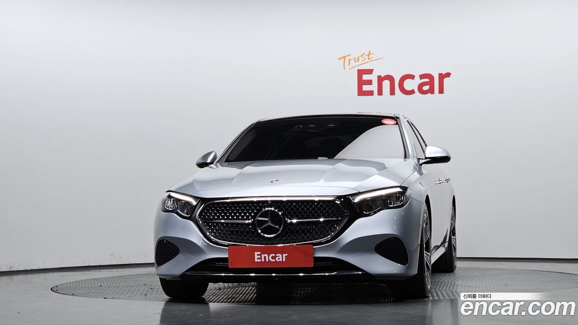 Mercedes-Benz E-Class 2024