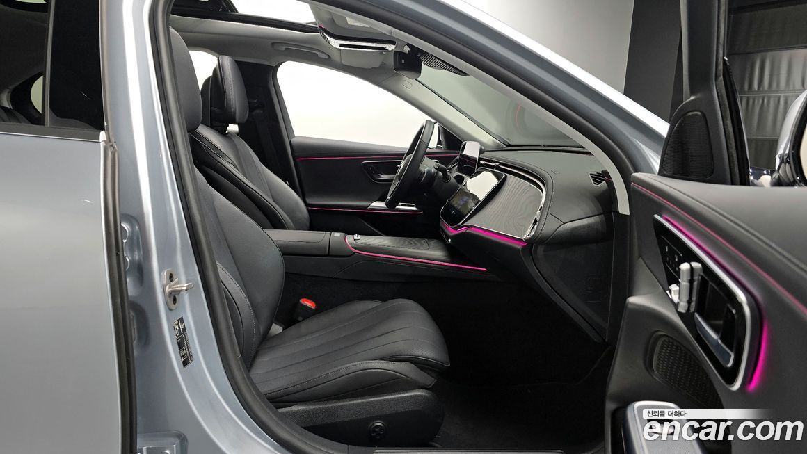 Mercedes-Benz E-Class 2024