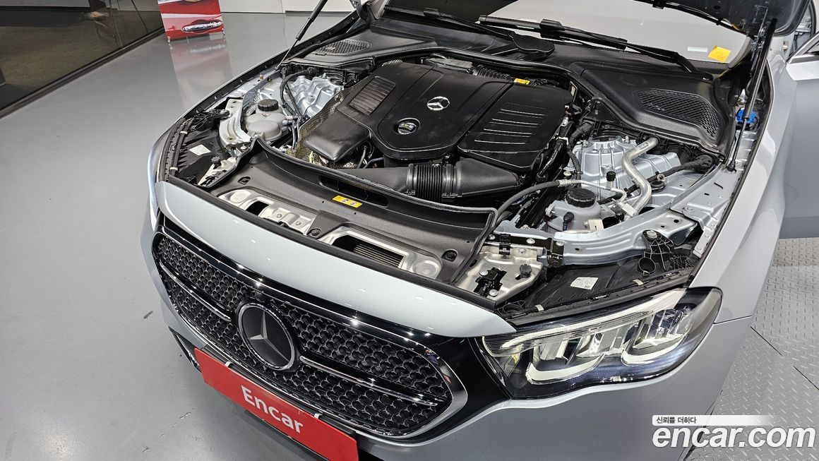 Mercedes-Benz E-Class 2024