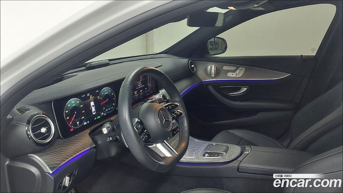 Mercedes-Benz E-Class 2023