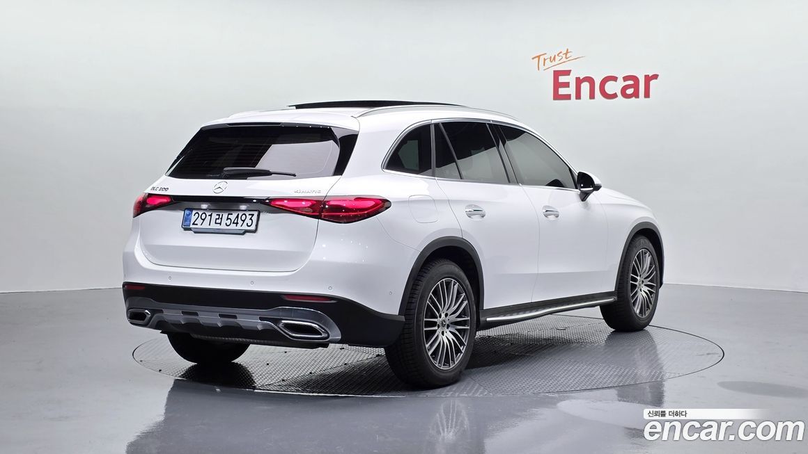 Mercedes-Benz GLC-Class 2025