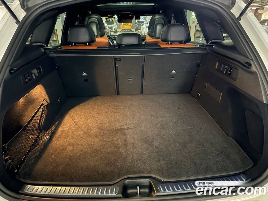 Mercedes-Benz GLC-Class 2023