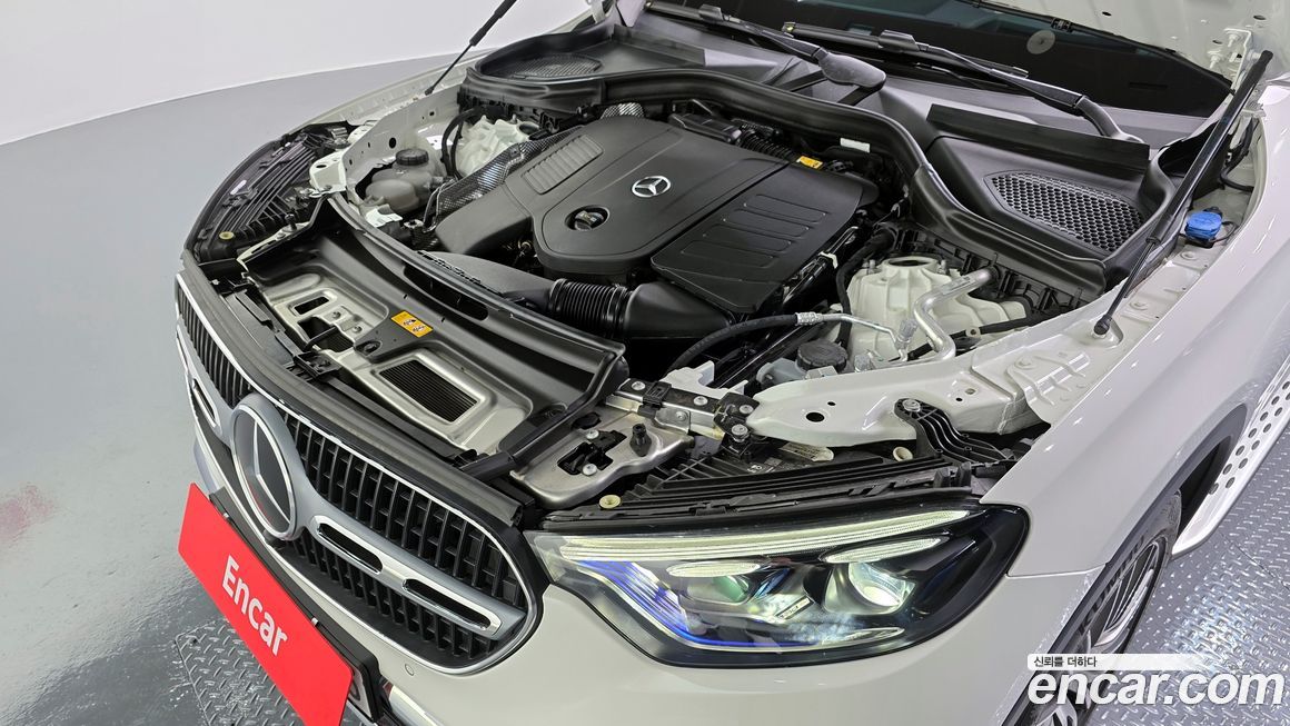 Mercedes-Benz GLC-Class 2025