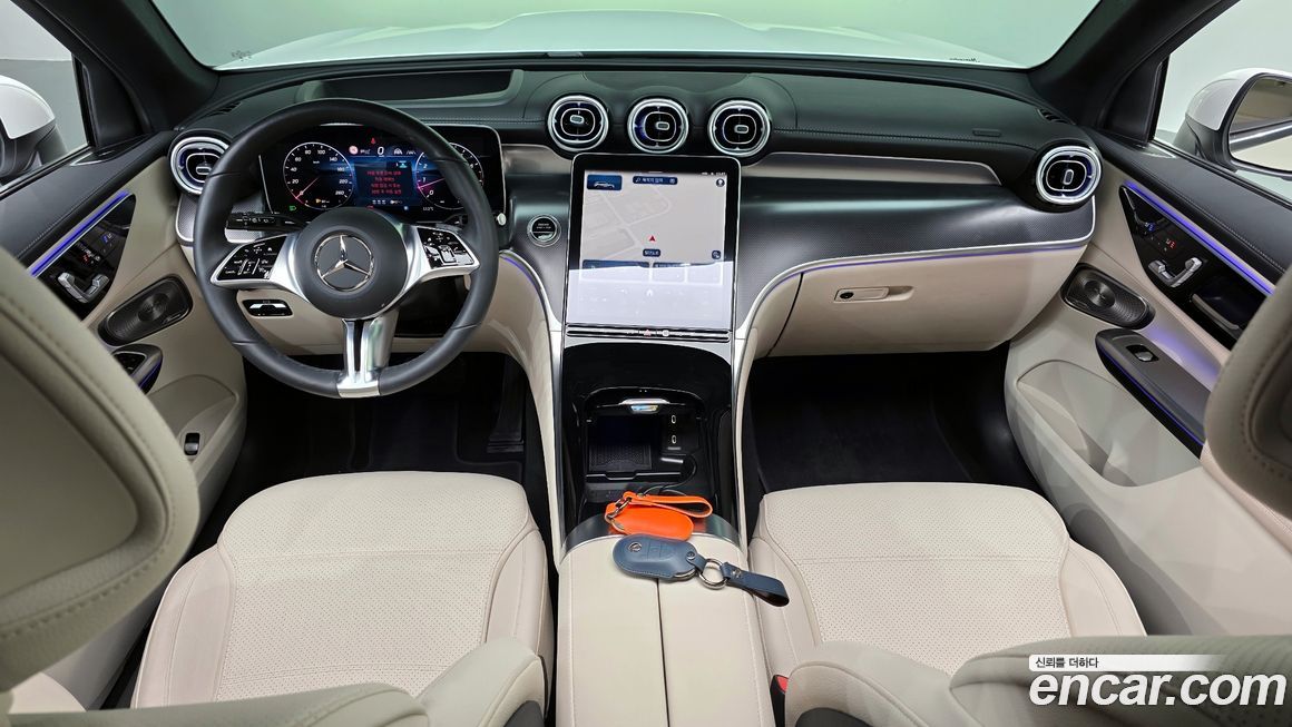 Mercedes-Benz GLC-Class 2025