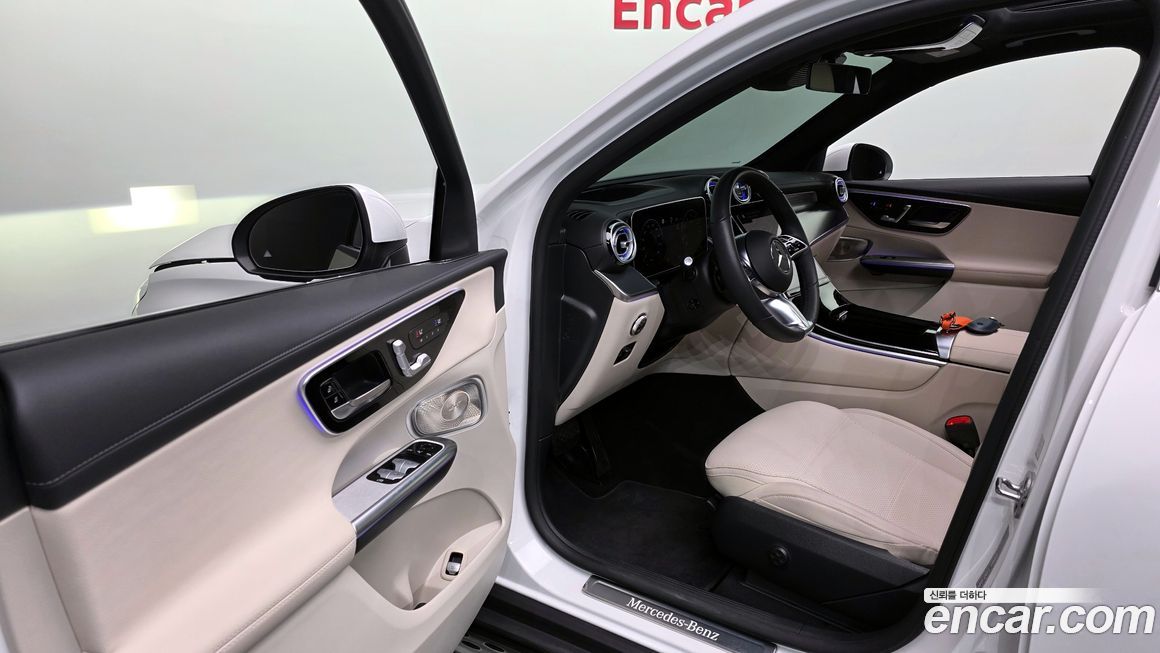 Mercedes-Benz GLC-Class 2025