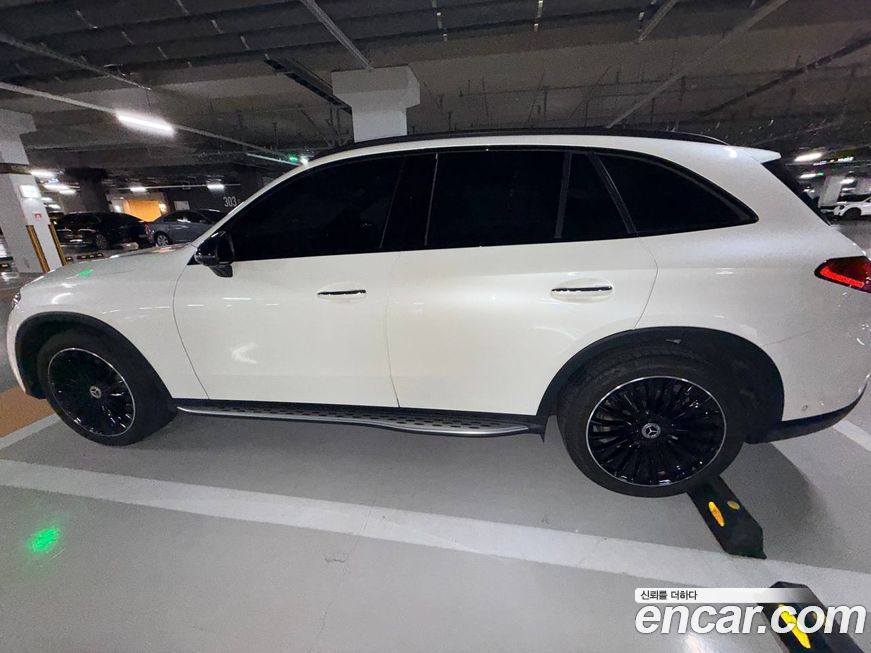 Mercedes-Benz GLC-Class 2023
